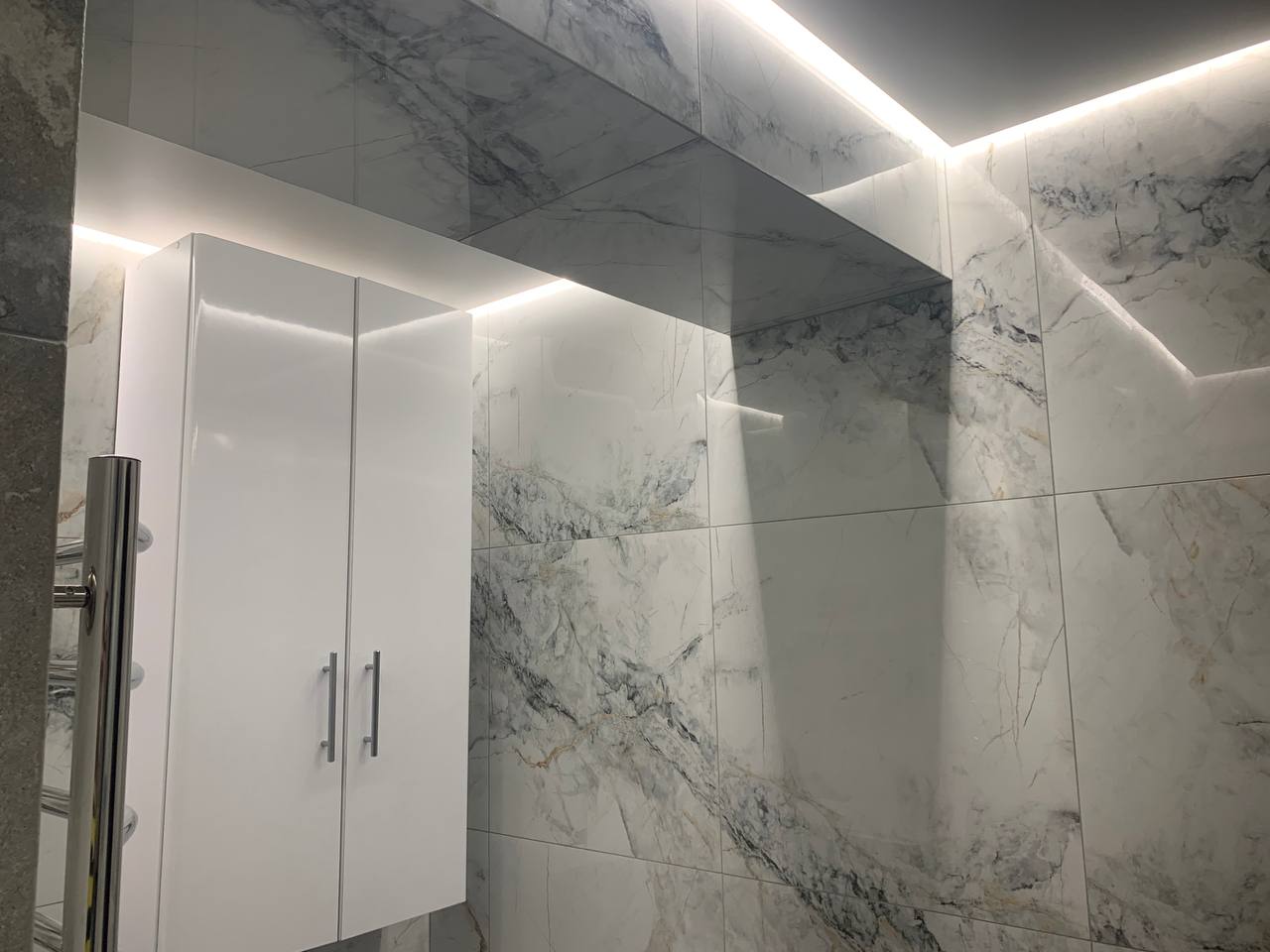 парящая подсветка потолка